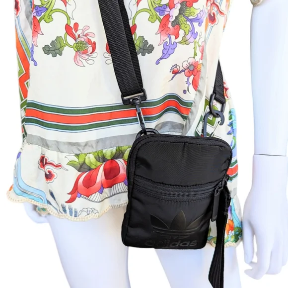 Adidas 3 Stripes Camera Crossbody Bag - Picture 3 of 12